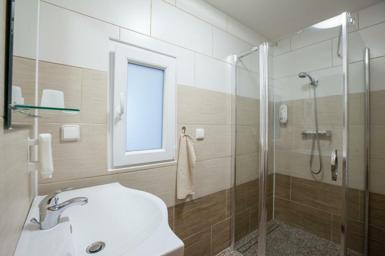 Sklípek Vinařství Paul Hotel Velké Bílovice Exterior foto